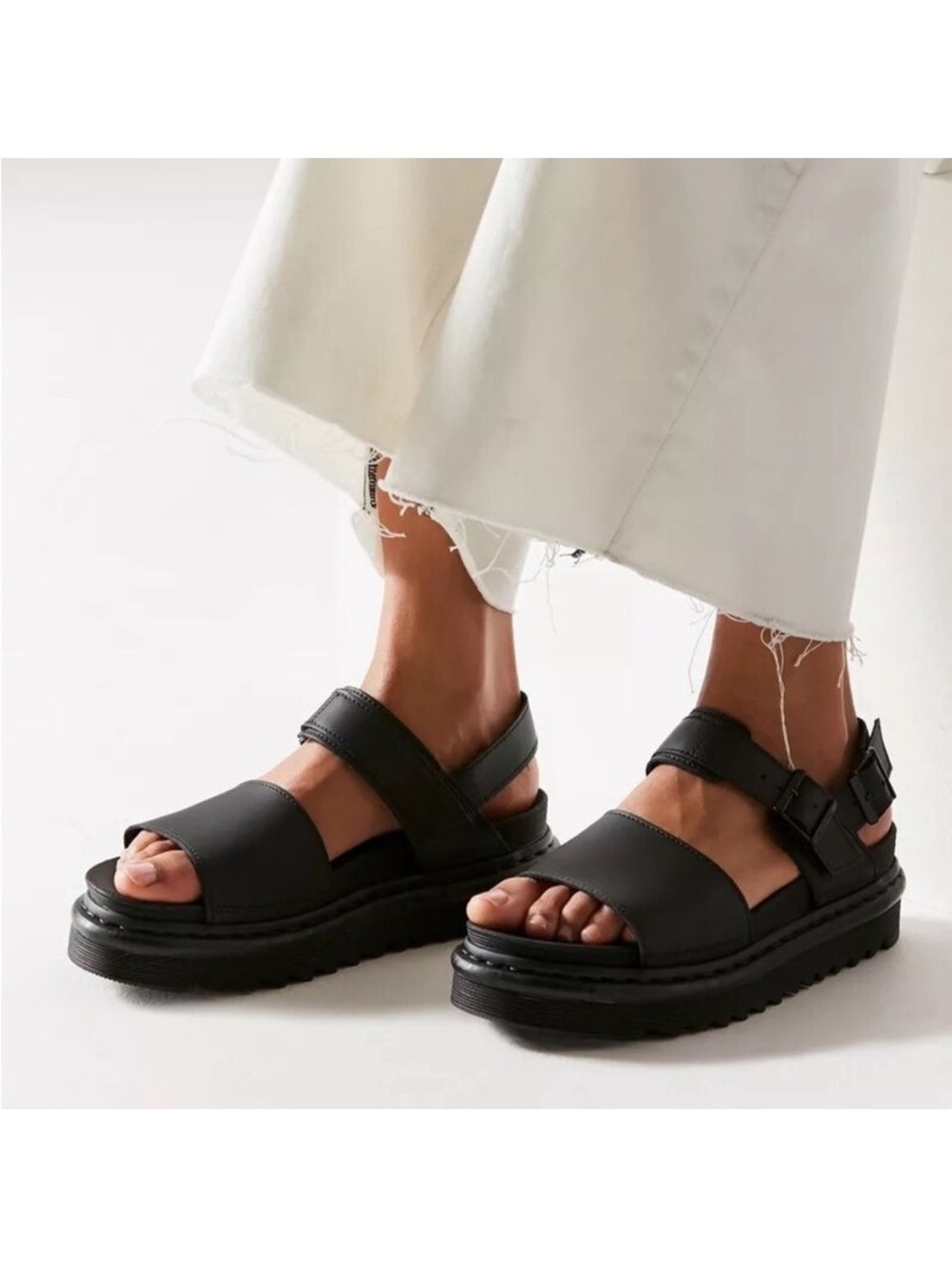 Dr. Martens Voss Sandal